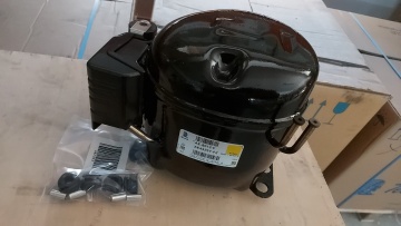 Compresor frigorific Tecumseh AEZ 4425Y-FZ